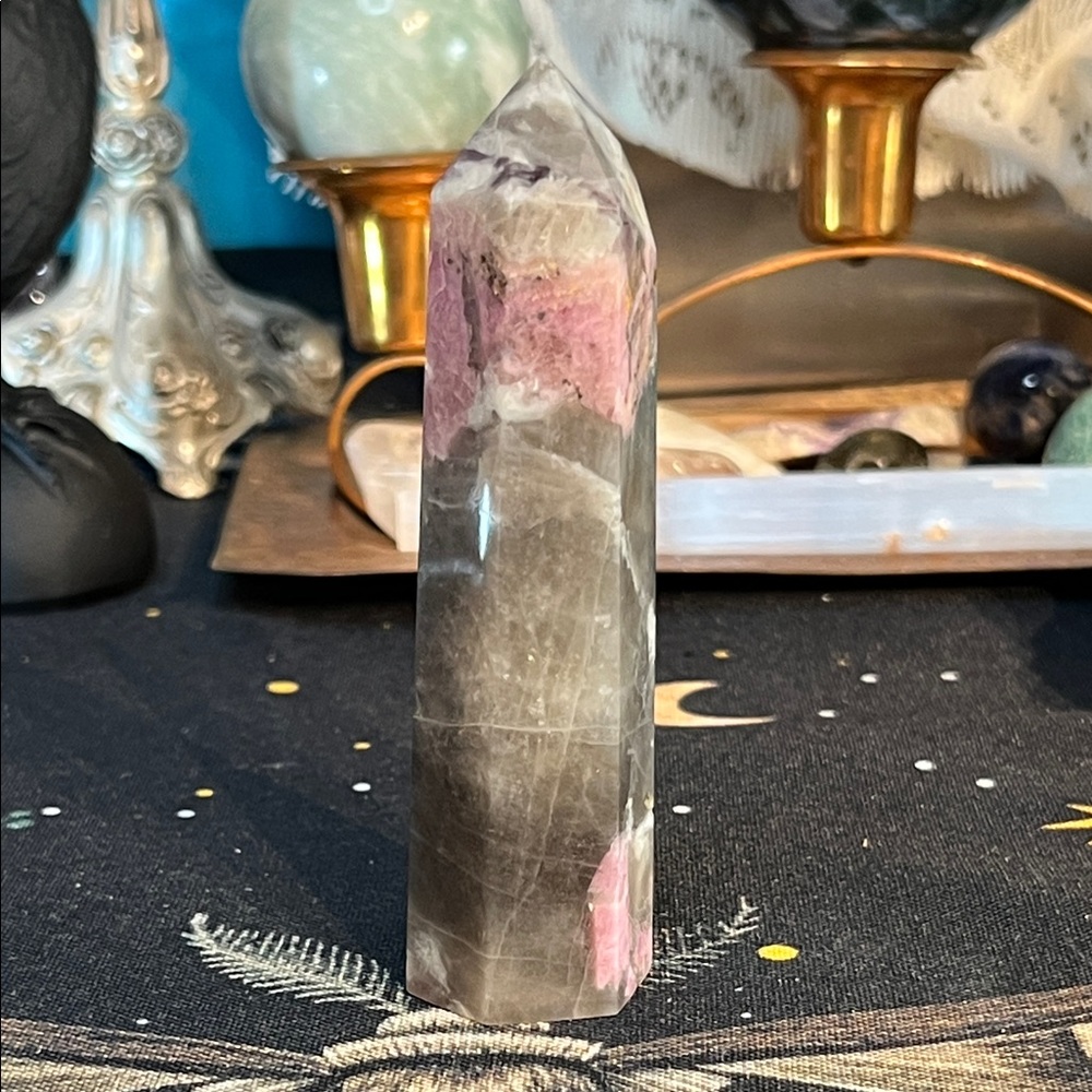 Plum blossom tourmaline